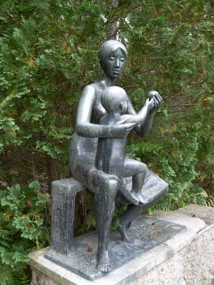 Mutter mit Kind, Hoyerswerda