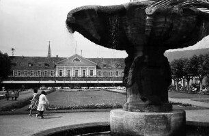Bad Dürkheim: Kuranlagen mit Brunnen und Casino