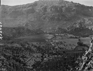 Die Ebene : Blick vom Kloster Santuari de Lluc in das dahinterliegende Tal