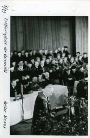 Johannes Stroux spricht beim Festakt zur Eröffnung der Humboldt-Universität in der Staatsoper (Admiralspalast)