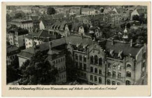 Böhlitz-Ehrenberg, Blick vom Wasserturm, auf Schule und westlichen Ortsteil