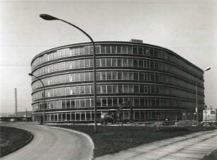 Dresden-Altstadt. Bürogebäude "Ammonhof", Ammonstraße 35 (1995/1997). Straßenansicht