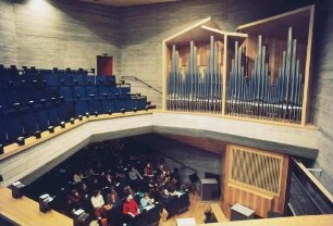 Hannover. Neue Hochschule für Musik, Theater und Medien Hannover. Blick in den Grossen Saal mit Konzertorgel