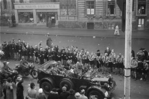 Militärparade : Militärparade der NSDAP, vermutlich in Wien