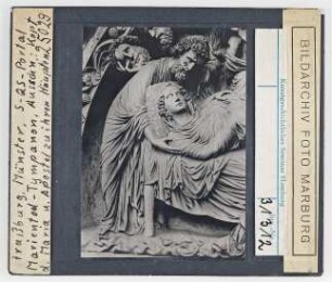 Straßburg, Münster: Südquerschiffportal: Marientod-Tympanon, Detail, Maria und Aposten zu ihren Häupten
