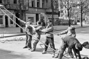 Berlin. Abrissarbeiten am Kaiserplatz