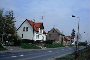 Häuser an der Bundesstraße 4