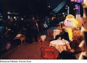 Straßencafé