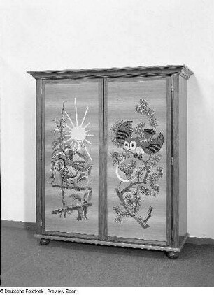 Schrank (Modell 469) mit Tageszeiten-Darstellung