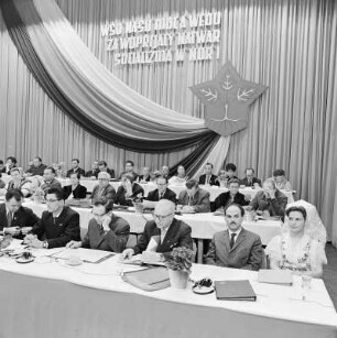 VI. Bundeskongress der Domowina in Hoyerswerda : Prezidij na VI. zwjazkowym kongresu Domowiny wot 26.-27.3.1965 : Hoyerswerda / Wojerecy
