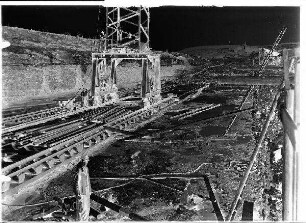 Staustufe Wipfeld. Baugrube der kleinen Schleusenkammer. Standpunkt: Mittelhaupt, flussseitiger Flügel. Schweinfurter Pegel = 28 cm.