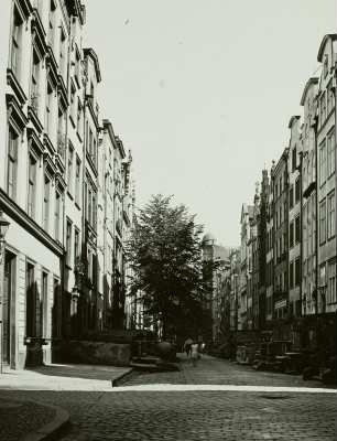 Gdansk (Danzig), Mariacka (Frauengasse), Blick nach Osten mit Alter Sternwarte