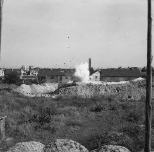 Sprengung der Bunker auf dem Rennbuckel in der Nordweststadt.