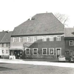Pegau, Markt 9. Wohnhaus mit Laden (um 1790). Straßenansicht