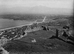 Stadtmauer : Die Shkutari imgebende Stadtmauer von Westen
