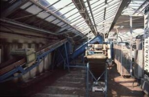 Fotografie: Gartenbautechnik-Gewächshaus, Topfmaschine