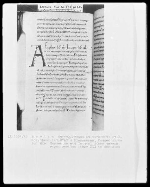Hieronymus, Commentarii in Danielem, Johel, Micheam et Jonam — Initiale A(nno tercio regni cyri), Folio 60verso