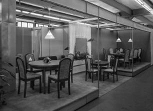 Ausstellungsfläche des VEB Möbelkombinat Dresden-Hellerau