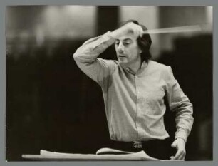 Lothar Zagrosek : Portrait des Dirigenten Lothar Zagrosek im Kulturpalast Dresden