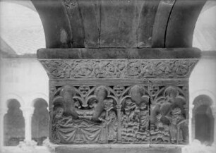 Ostflügel — Kapitell Relief