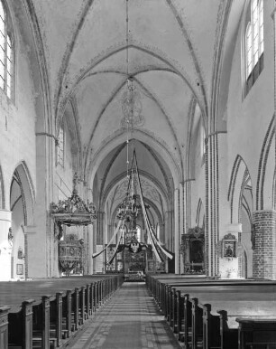 Kamien Pomorski / Cammin (Polen), Dom St. Johannes, Mittelschiff, nach Osten