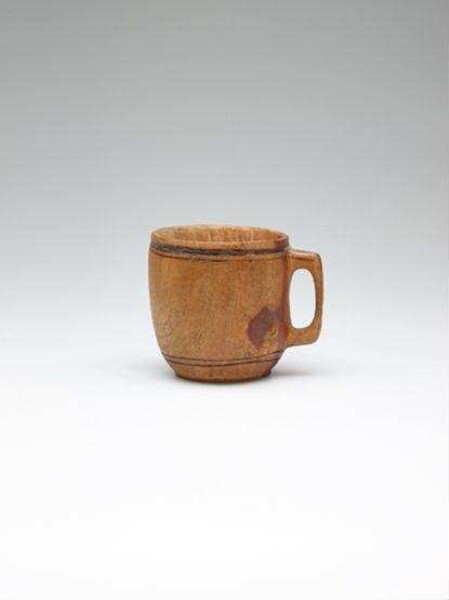 Tasse avec une anse de 5 cm de long