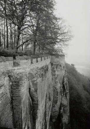 Königstein. Festung. Brustwehr und Friedrichsburg von Osten