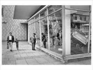 Leninallee (nach 1990 Lindenallee), Ausstellungspavillon Industrieprodukte, Eisenhüttenstadt, DDR, 1986