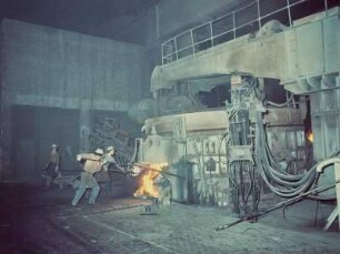 Arbeiter im Edelstahlwerk Freital