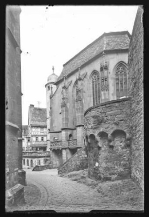 Kilianskapelle und Aufgang zur Burg von der Schulgasse aus