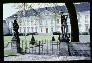 Schloss Bellevue 1.5.65.