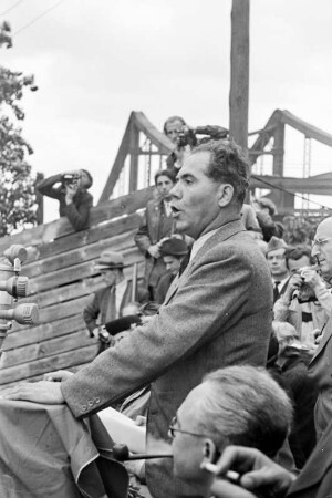 Protestkundgebung am 24. Juni 1948 auf dem Hertha Sportplatz im Bezirk Wedding zur Berlin-Blockade