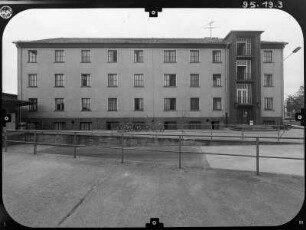 Meißen, Herbert-Böhme-Straße 11. Fachhochschule der Sächsischen Verwaltung Meißen, Haus 2. Eingangsseite