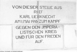 Berlin, 3. Weltfestspiele der Jugend und Studenten, Kundgebung, Stalin-Banner, u.a., August 1951