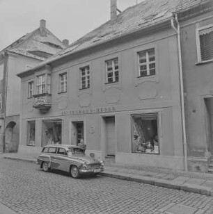 Hebers Hausfront, Bettenhaus Heber : Bautzen. Bettenhaus Heber, Wendische Straße 9. Straßenansicht