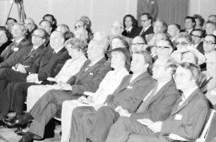 24 Tagung 1974 Chemiker: (unscharf) K. Tizian, H. Keßler, Kardinal König, Frau Goppel, A. Goppel, Frau Steurer, Oberbürgermeister Steurer, H.-H. Haunschild, ?