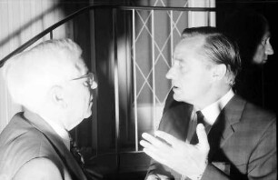20. Tagung 1970 Chemiker; Maikäferrede: W. Fucks, Lord George Porter of Luddenham im Gespräch