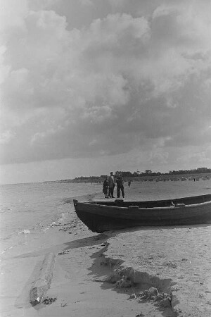 Fischerboot am Prerower Strand