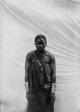Frau der Yao (Deutsch-Ostafrikaexpedition 1906-1907)