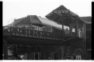 Kleinbildnegativ: U-Bahnhof Schlesisches Tor, 1976