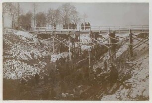 Foto einer fertigen Straßenbrücke beim Bahnbau Obermichelbach - Waldighofen