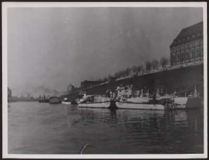 Hafenszene in Duisburg-Ruhrort