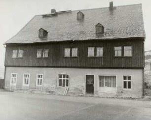 Oberwiesenthal. Wohnhaus, Annaberger Straße 37 : Oberwiesenthal (Kreis Annaberg). Wohnhaus, Annaberger Straße 37. Straßenansicht