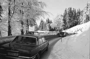 Schauinsland: Autos im Schnee; Bergstrecke