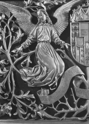 Grabmal der Maria von Burgund (+ 1482) — Untere Stirnseite — Linker wappentragender Engel