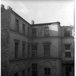 Negativ: Beschädigtes Haus, Kurfürstenstraße 155, 1955