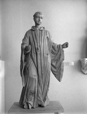 Figur eines heiligen Mönchs, möglicherweise der heilige Benedikt
