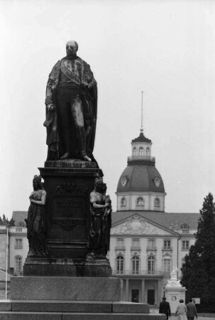 Großherzog Karl-Friedrich Denkmal.