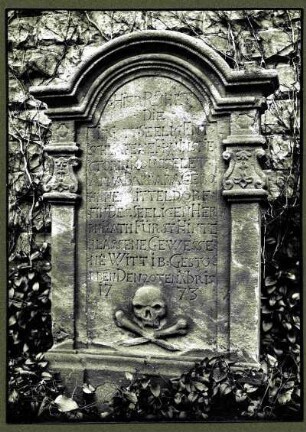 Friedhof, Grabstein der Anna Barbara Rousselet, 1773