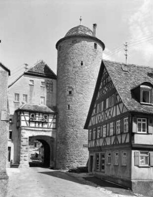 Langenburg, Hauptstraße. Straßenbild mit Stadttor (vor 1580)